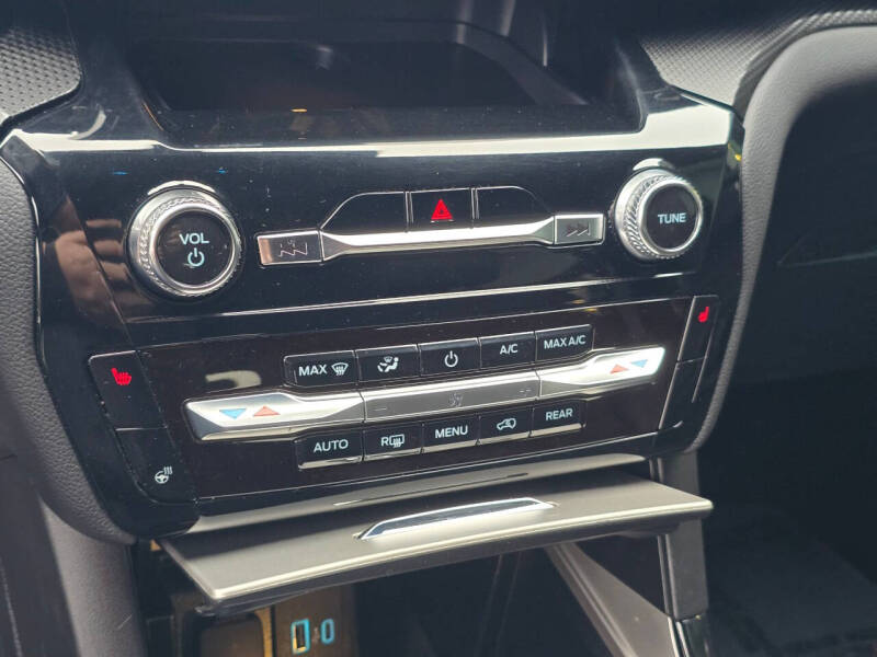 2024 Ford Explorer ST-Line