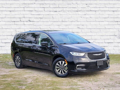 2024 Chrysler Pacifica Plug-In Hybrid Select