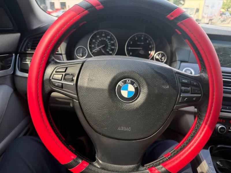 2011 BMW 5 Series 528i