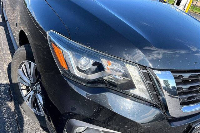 2020 Nissan Pathfinder SV