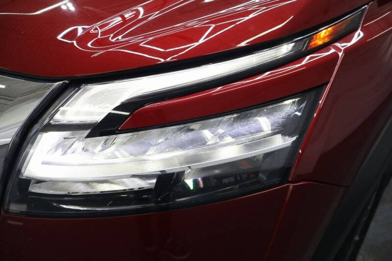 2022 Nissan Pathfinder SV