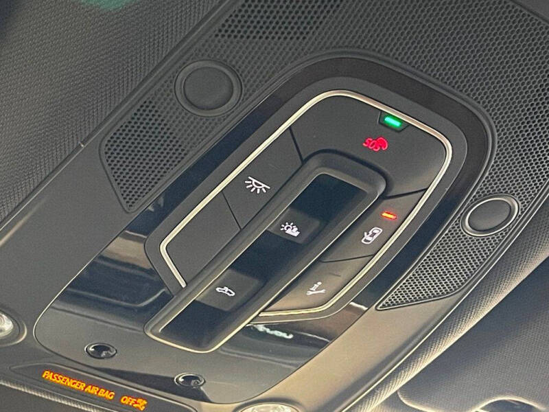 2019 Audi e-tron quattro Prestige