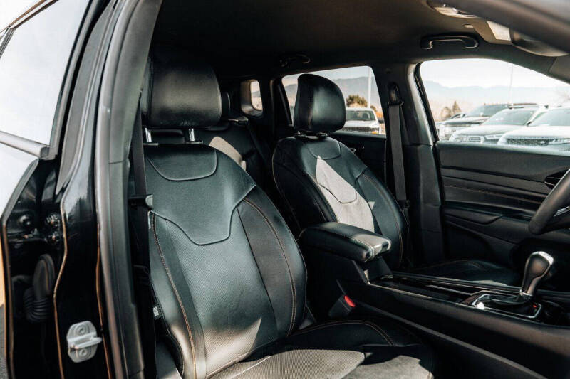 2023 Jeep Compass (Red) Edition