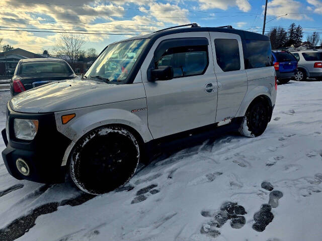 2006 Honda Element for sale at QUEENSGATE AUTO SALES in York, PA