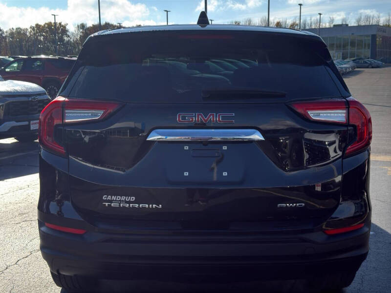 2024 GMC Terrain SLE