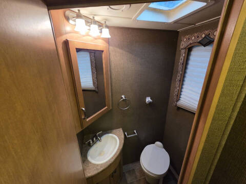 2016 Thor Motor Coach Hurricane