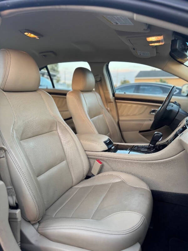 2019 Ford Taurus Limited