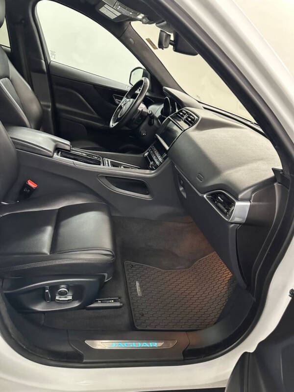 2020 Jaguar F-PACE 25t Premium