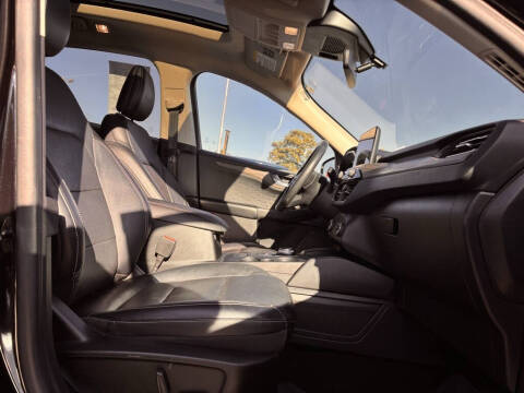 2020 Ford Escape Hybrid Titanium