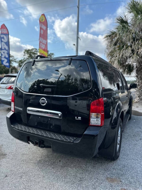 2007 Nissan Pathfinder LE