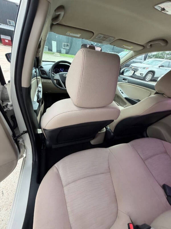 2016 Hyundai Accent SE