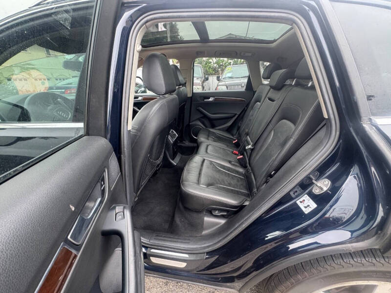 2011 Audi Q5 2.0T quattro Premium Plus