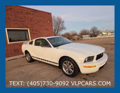 2005 Ford Mustang V6 Deluxe