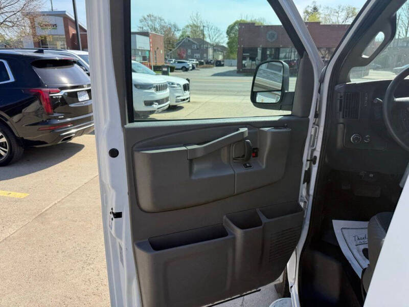2024 Chevrolet Express 2500