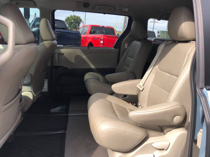 2017 Toyota Sienna