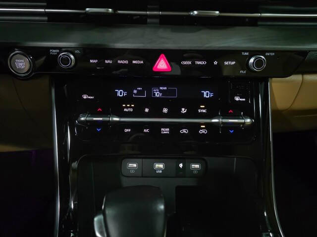 2024 Kia Carnival EX