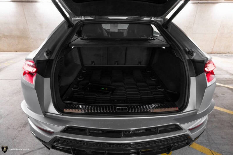 2023 Lamborghini Urus S