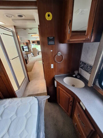 2004 Fleetwood RV Discovery 39S