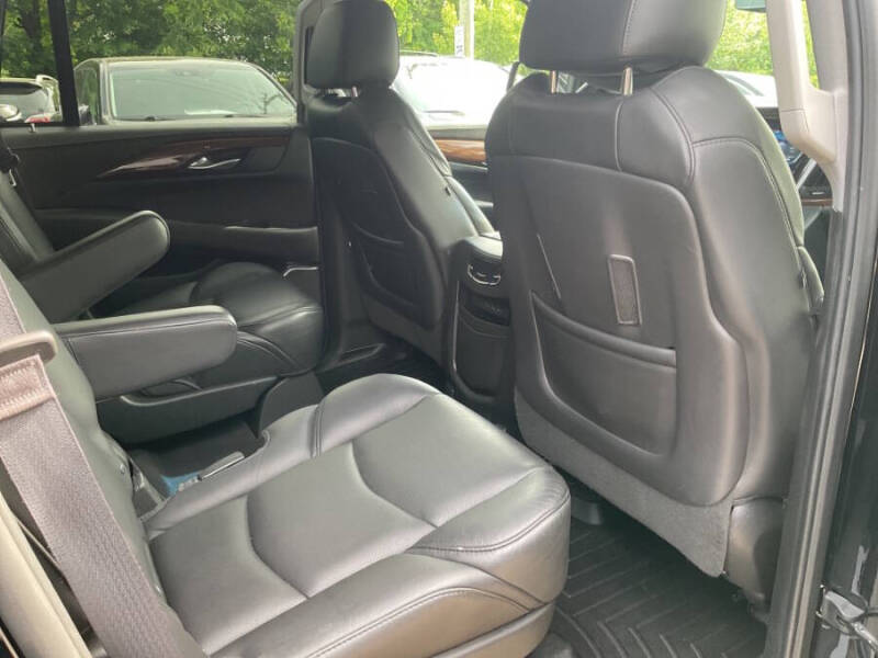 2017 Cadillac Escalade Luxury