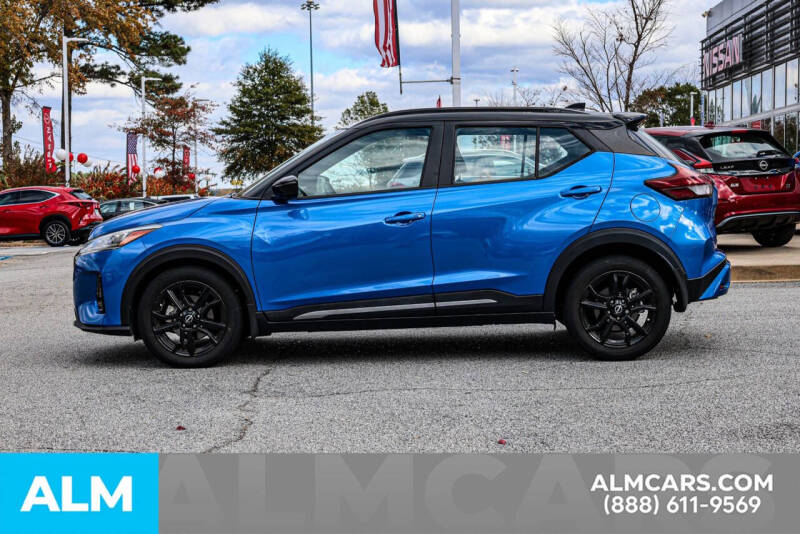 2022 Nissan Kicks SR