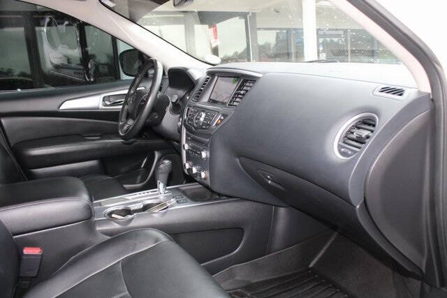 2020 Nissan Pathfinder SL