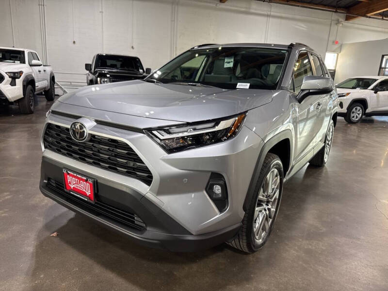 2025 Toyota RAV4 XLE Premium