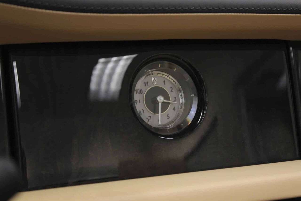 2014 Rolls-Royce Phantom Drophead Coupe 23