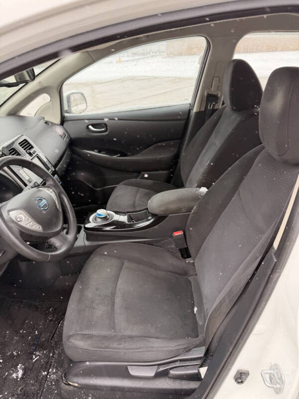 2016 Nissan LEAF SV