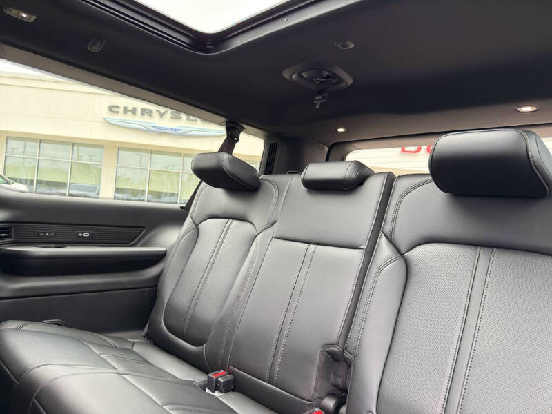 2025 Jeep Wagoneer L