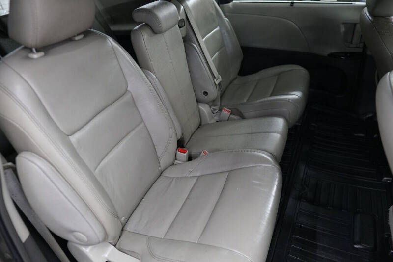 2016 Toyota Sienna