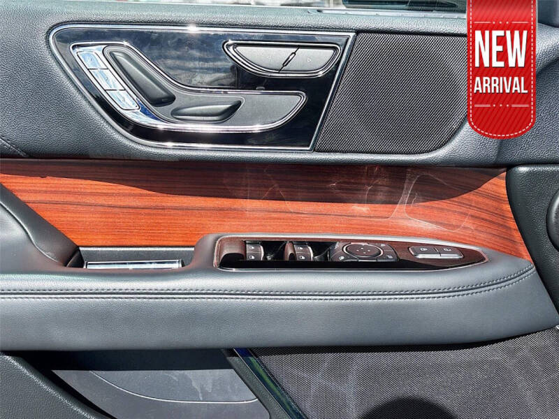 2023 Lincoln Navigator Standard