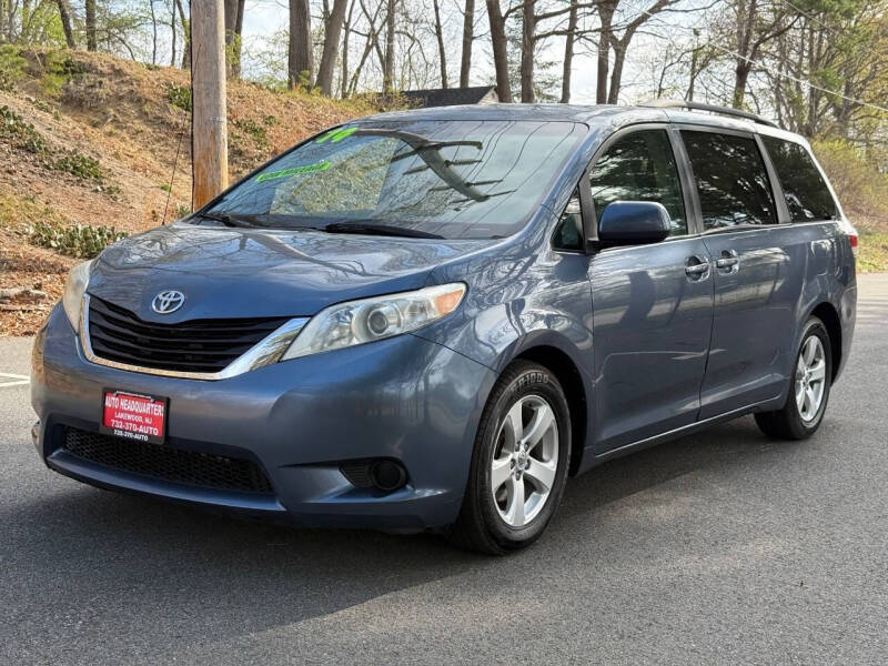2014 Toyota Sienna LE Mobility 7-Passenger