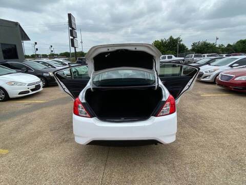 2018 Nissan Versa
