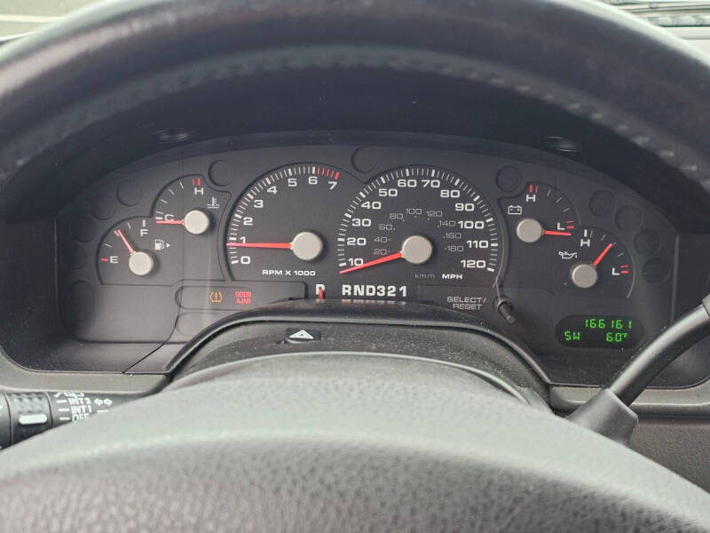 2004 Ford Explorer XLT
