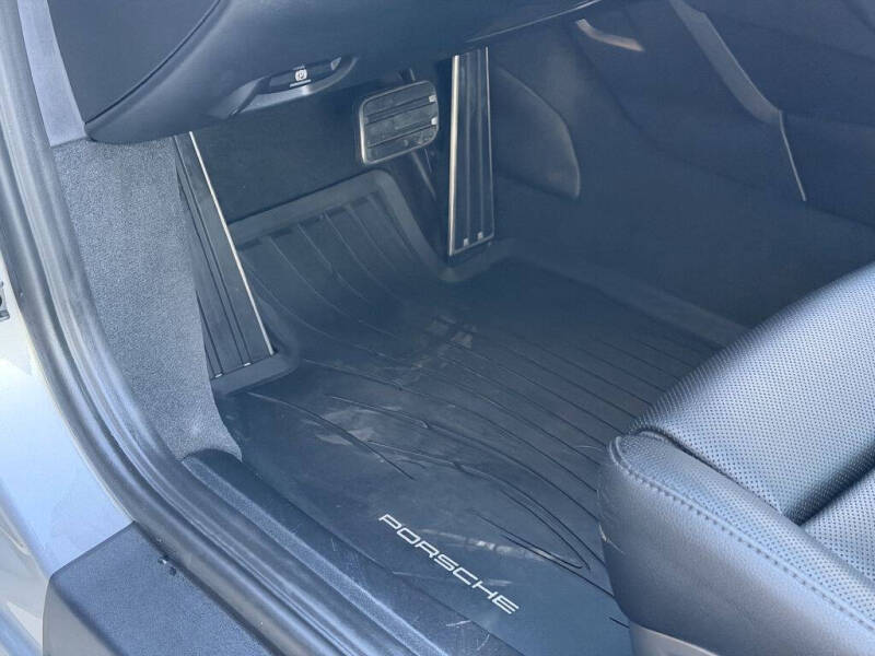 2017 Porsche 911 Carrera