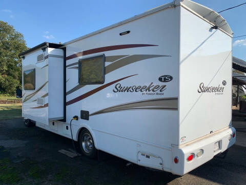 2017 FOR SALE!!  Forest River Sunseeker 2370 for sale at S & R RV Sales & Rentals, LLC in Marshall TX