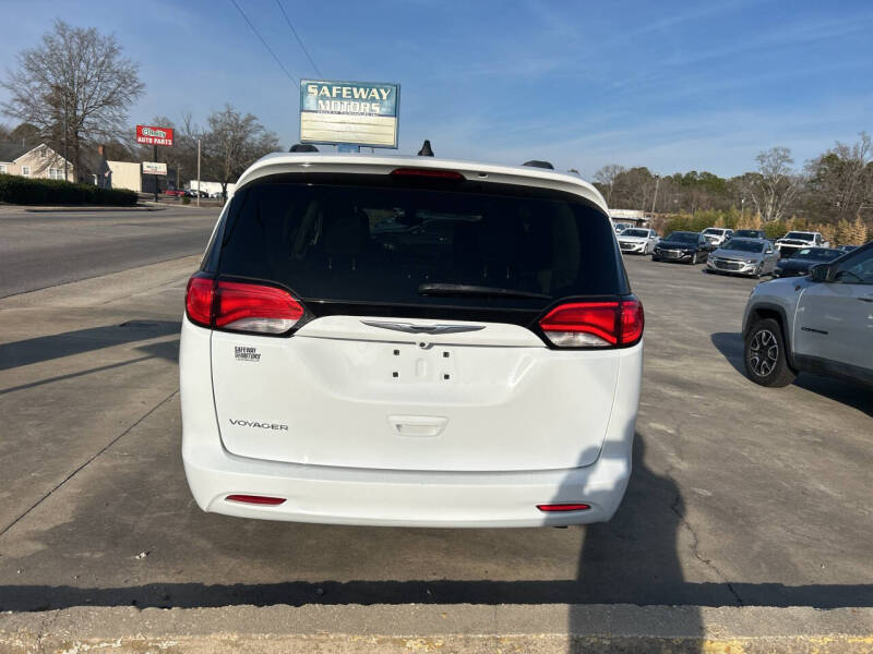 2021 Chrysler Voyager LXi