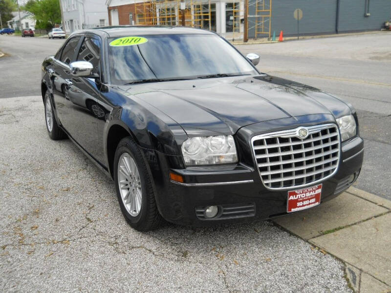 2010 Chrysler 300 for sale at NEW RICHMOND AUTO SALES in New Richmond OH