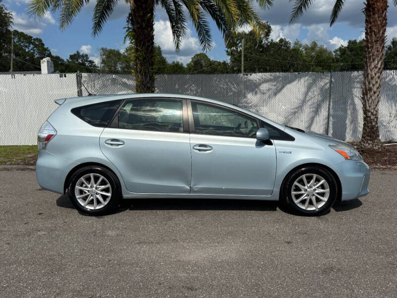 2013 Toyota Prius v Five