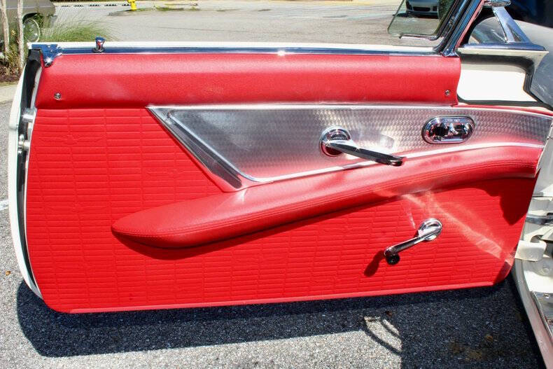 1957 Ford Thunderbird