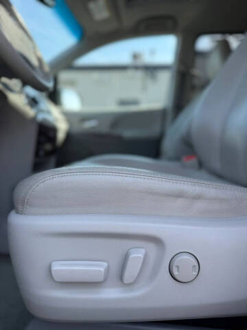 2012 Toyota Sienna