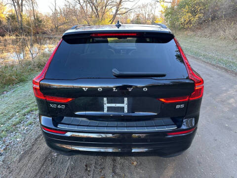 2022 Volvo XC60 B5 Momentum