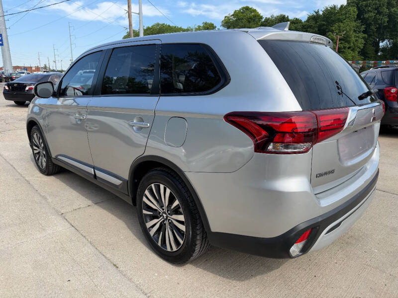 2019 Mitsubishi Outlander SE