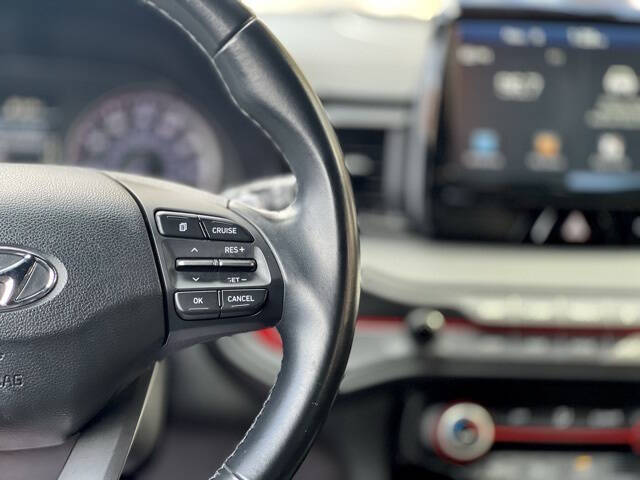 2020 Hyundai Veloster 2.0L Premium