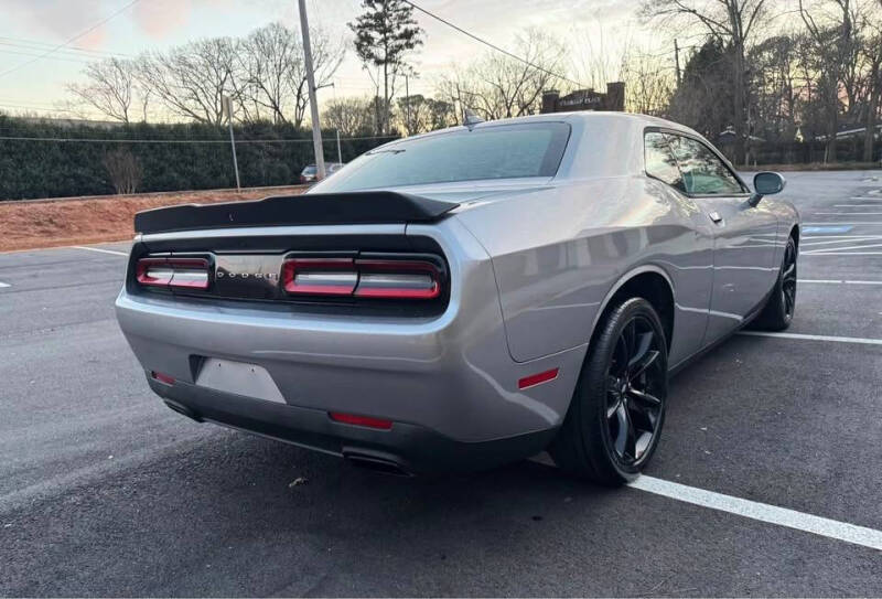 2017 Dodge Challenger SXT Plus