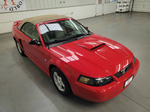 2004 Ford Mustang Deluxe