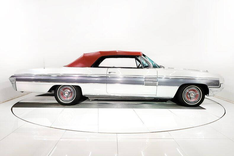 1962 Oldsmobile Starfire