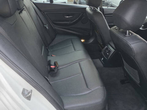 2018 BMW 3 Series 320i