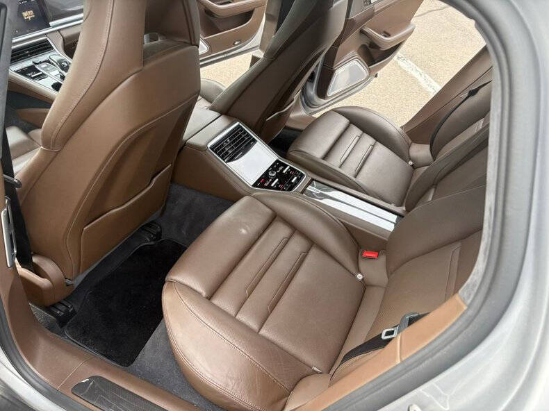 2017 Porsche Panamera