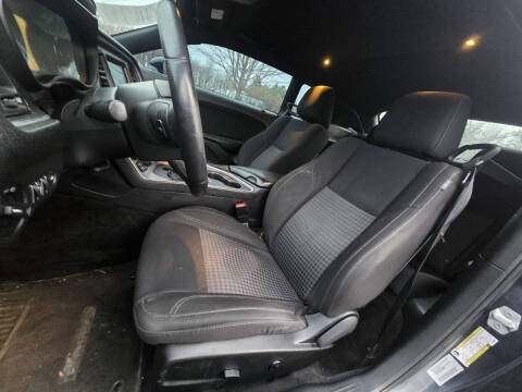 2016 Dodge Challenger SXT Plus